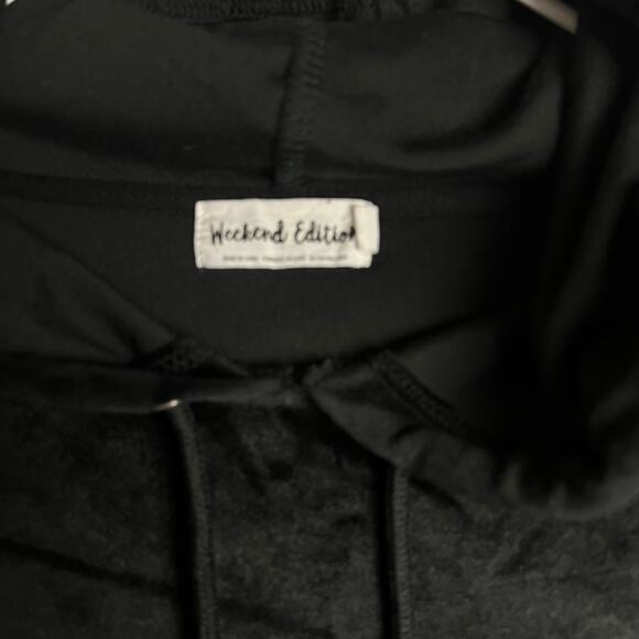 Weekend Edition Women's Long Sleeve Black Velour Cropped Sweatshirt Sz L - Picture 8 of 12